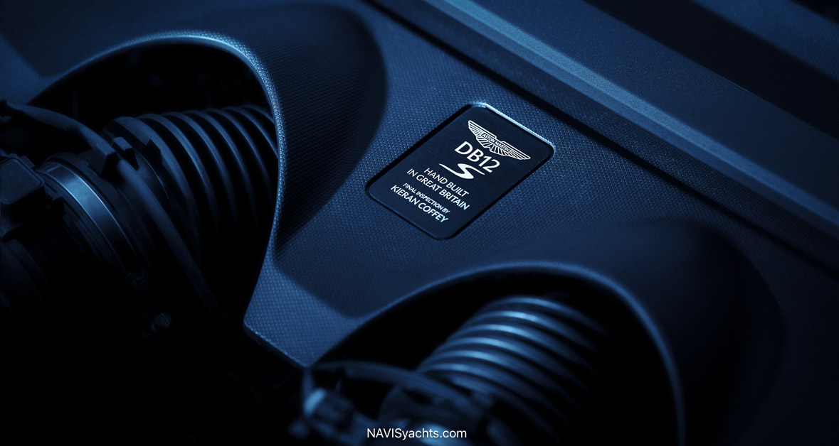 Aston-Martin-DB12 L-