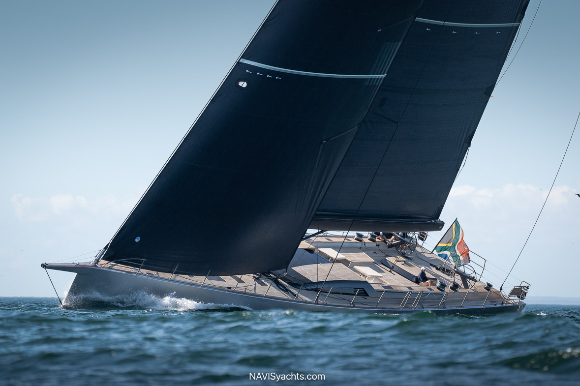 Superyacht Kalantis L-