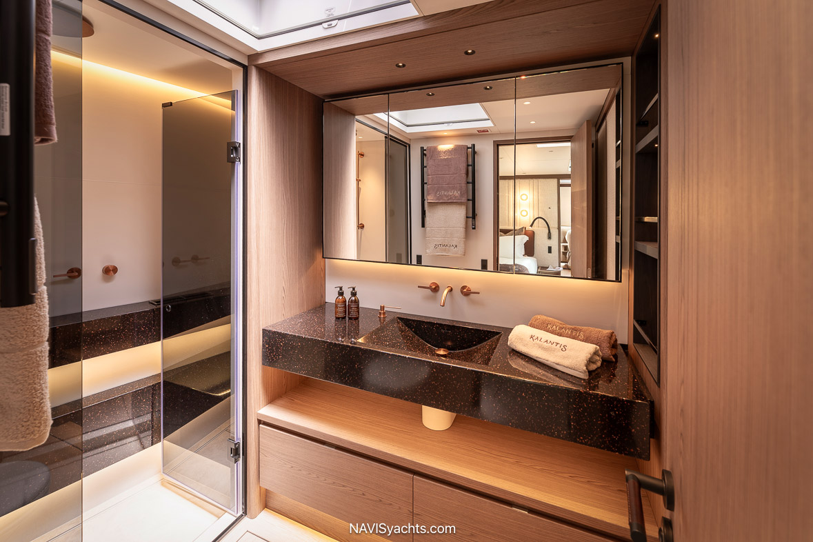 Superyacht Kalantis L-