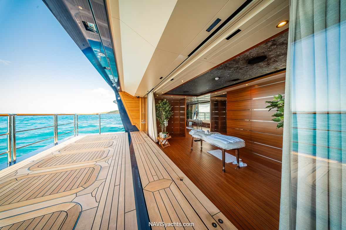Oceanco Black Pearl L-