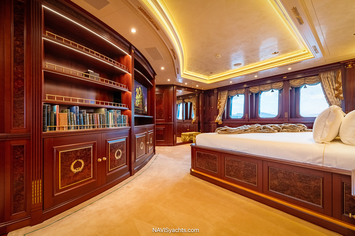 Oceanco Black Pearl L-