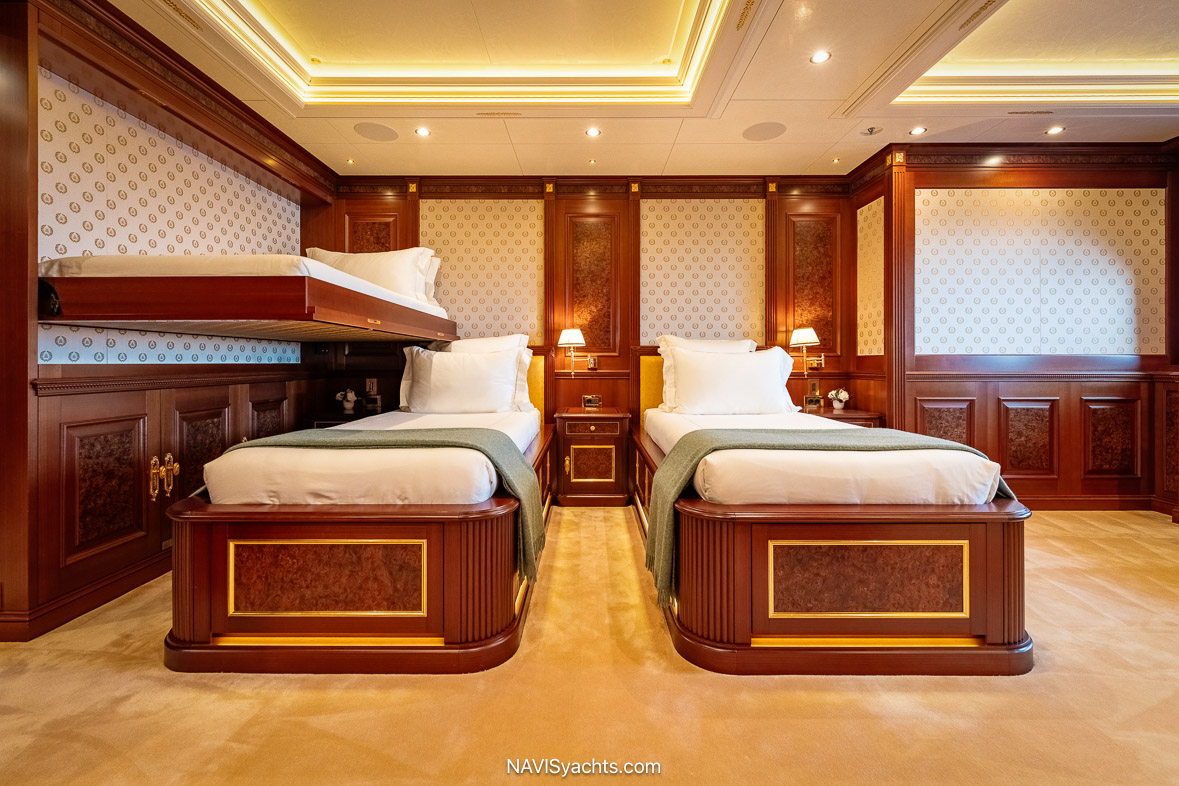Oceanco Black Pearl L-