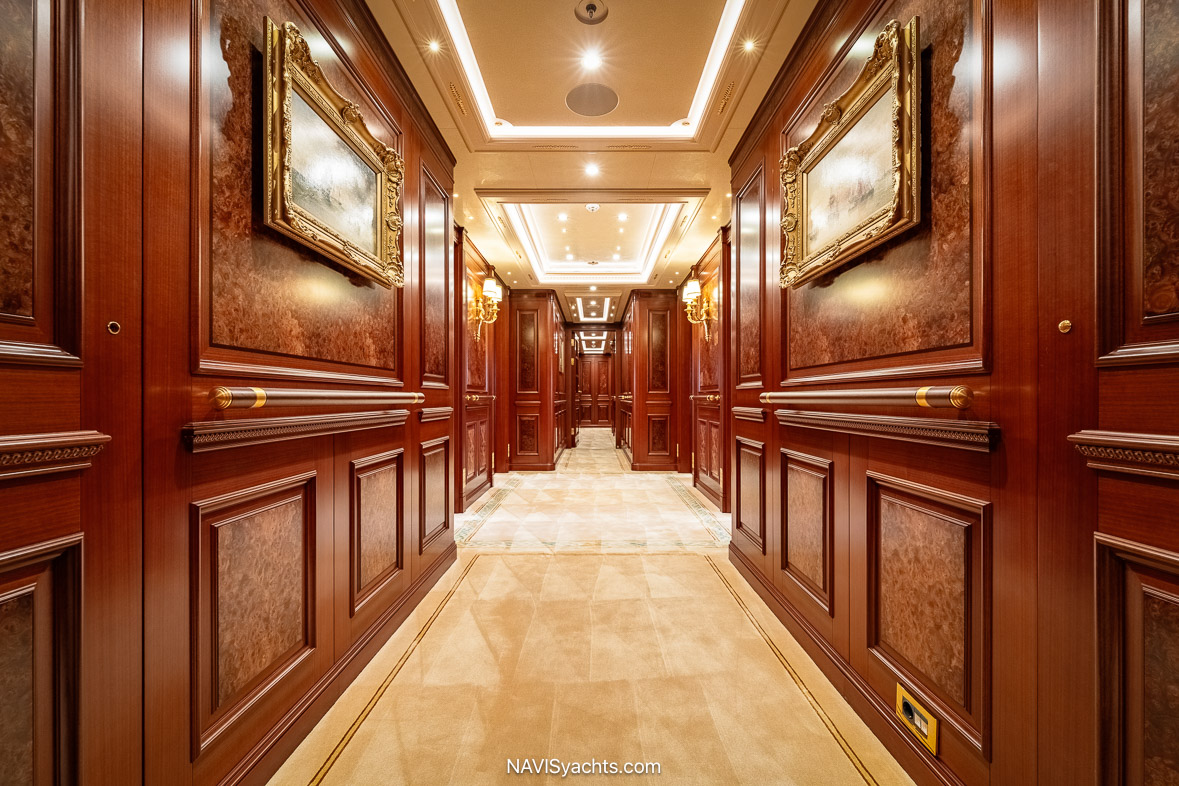 Oceanco Black Pearl L-