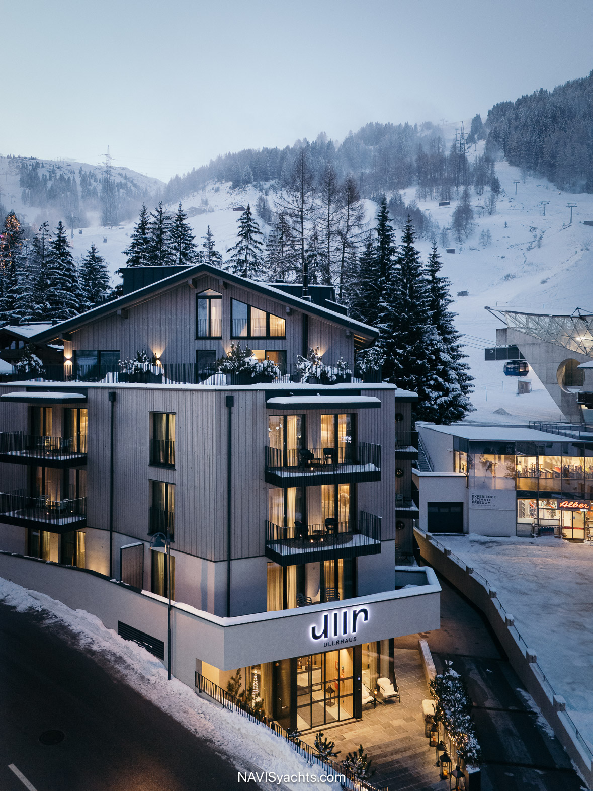 ULLRS GOURMETSTUBE L-