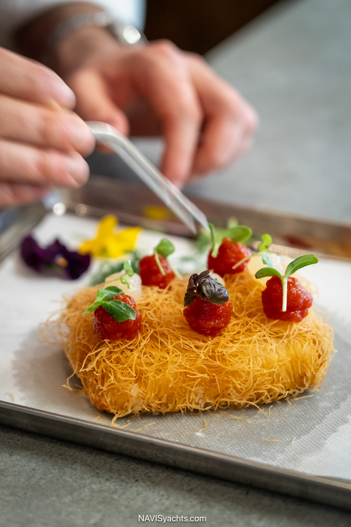 Neora Restaurant L-
