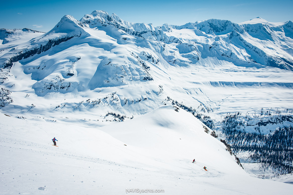 CMH Heliskiing L-