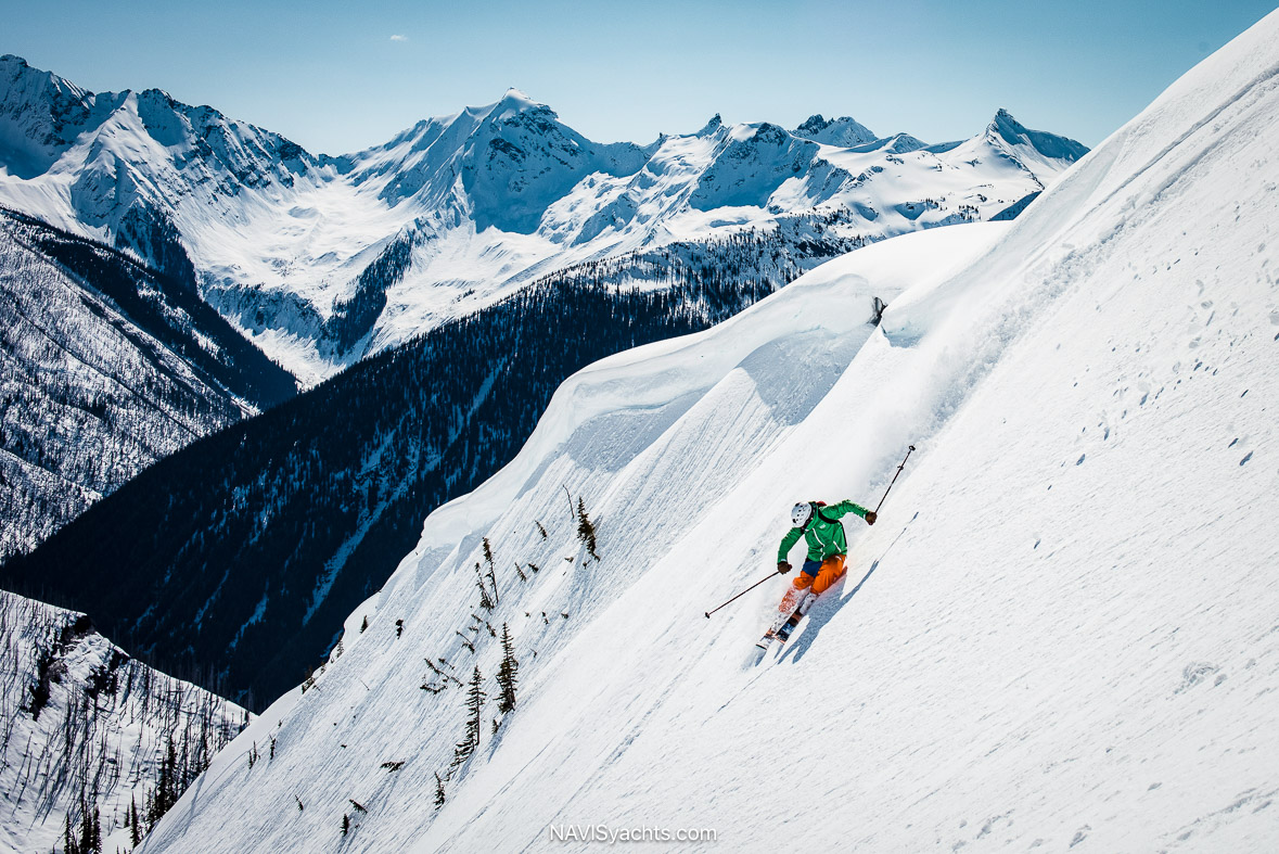 CMH Heliskiing L-