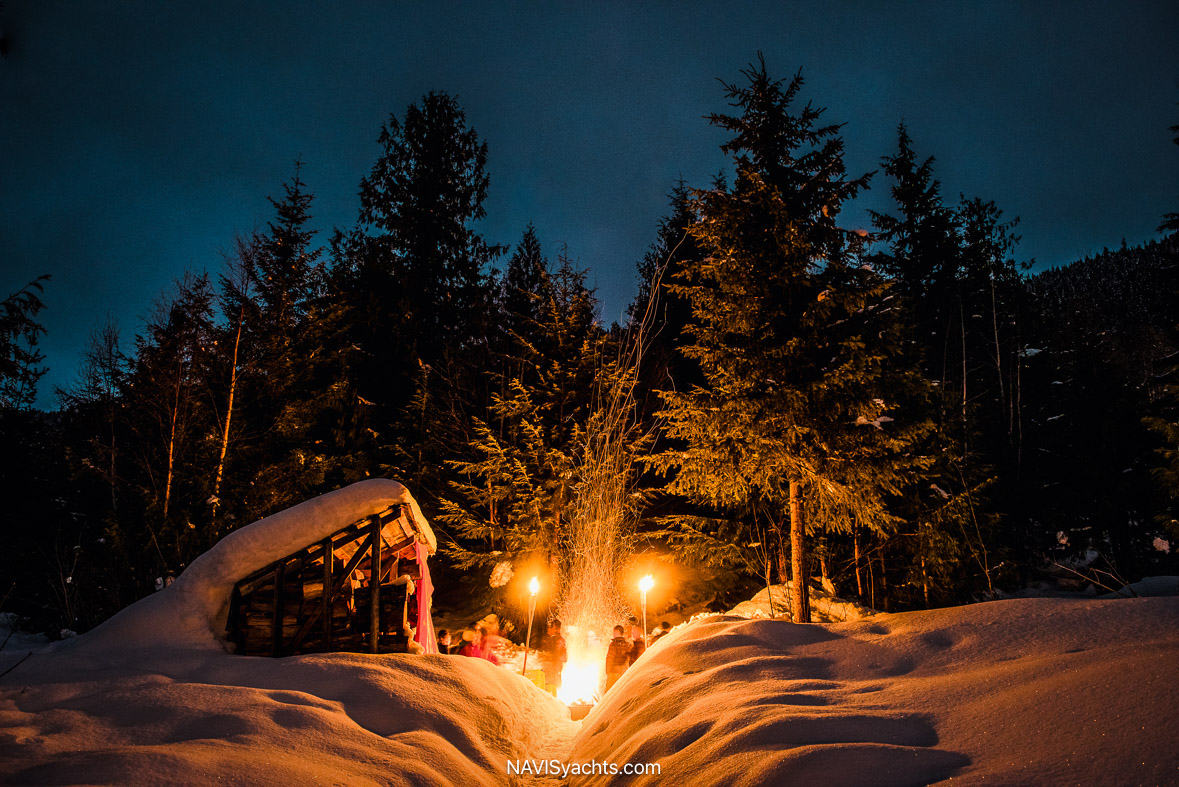 CMH Heliskiing L-