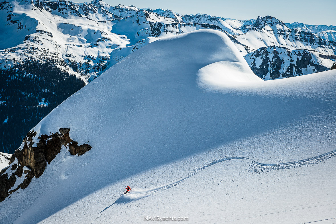 CMH Heliskiing L-