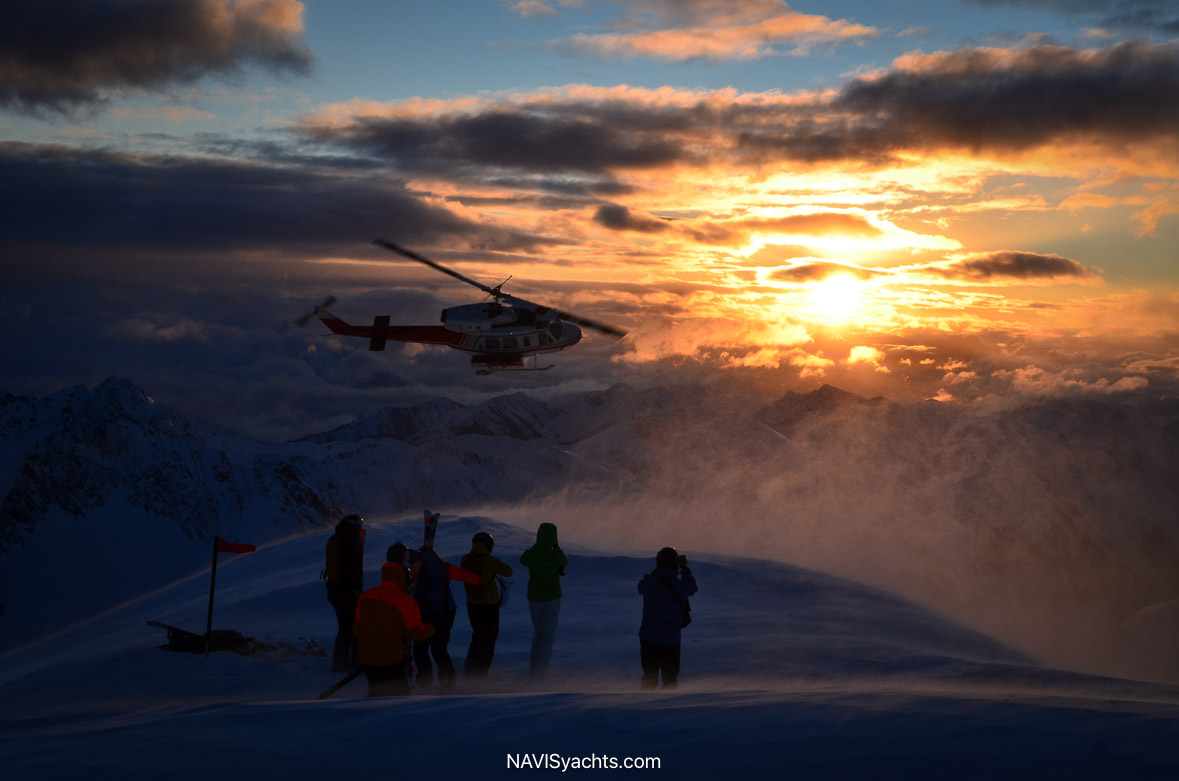 CMH Heliskiing L-