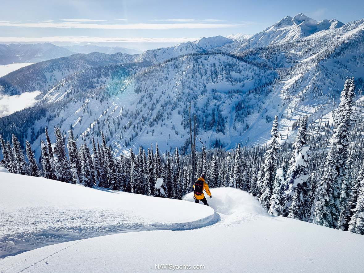 CMH Heliskiing L-