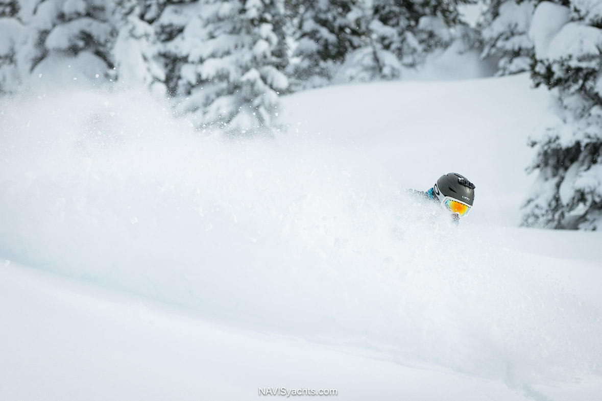 CMH Heliskiing L-