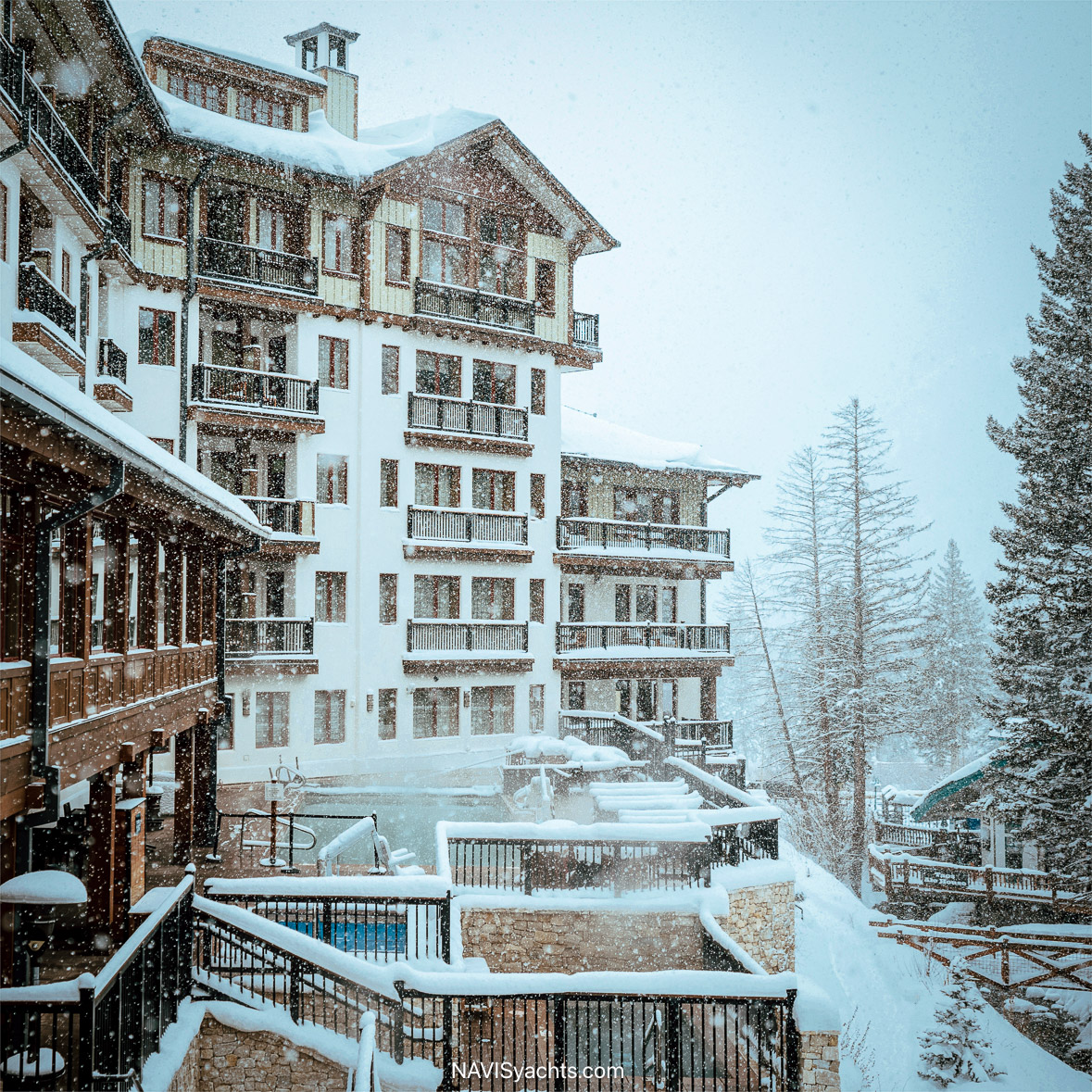 Taos Ski Valley L-