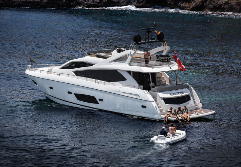 Sunseeker Manhattan 73 Exterior lines